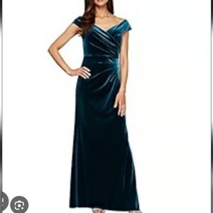ALEXA B Nites Women's Green Elegant Velvet Cocktail Formal Maxi Dress. 12 Fairy